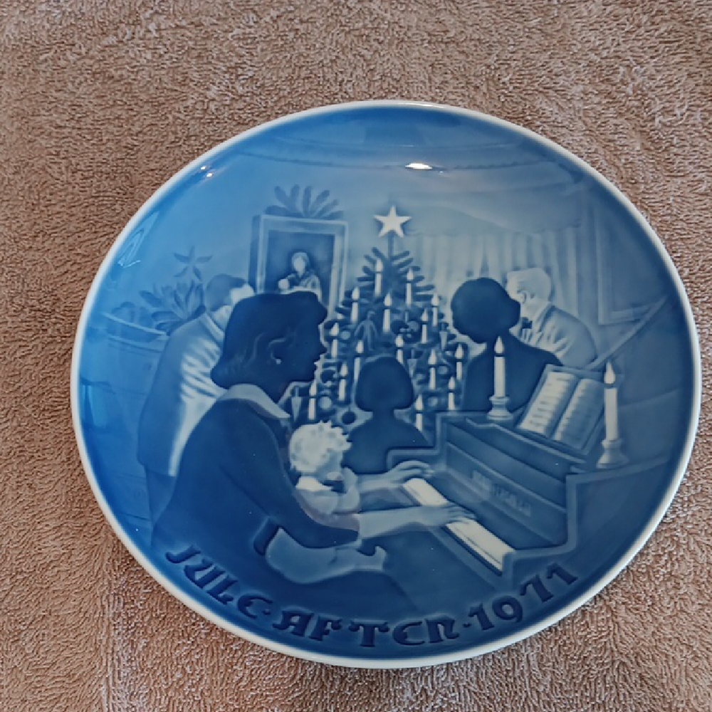 Copenhagelue Porcelain Christmas Plate Vintage Made in Denmark
